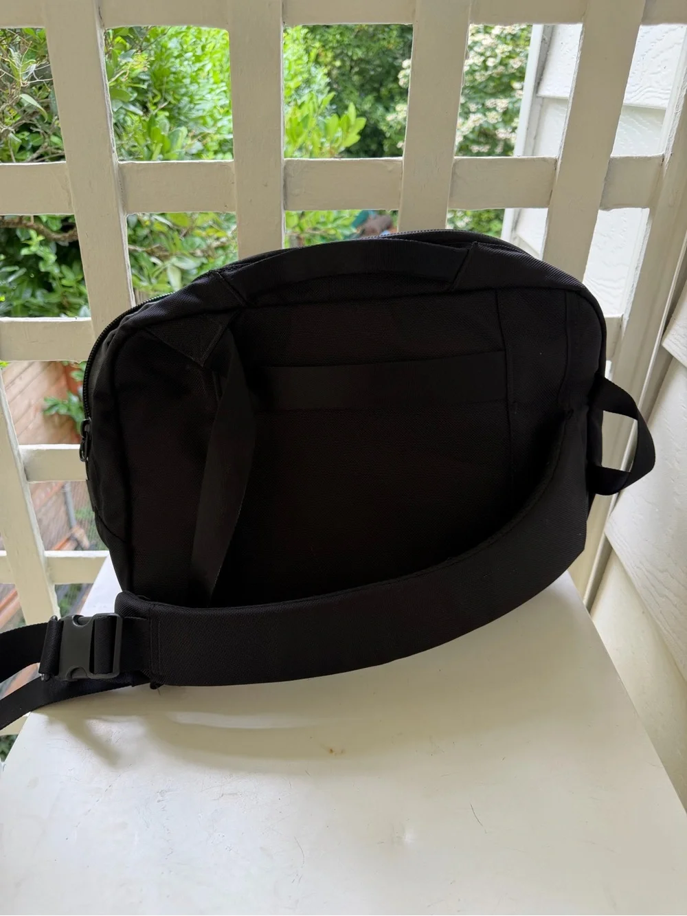 Aer Large Men's Black Crossbody Sling Pack - Sleek Urban Carry - Cordura